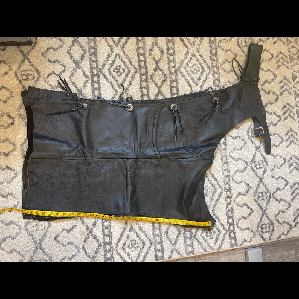 Leather chaps with a little fringe